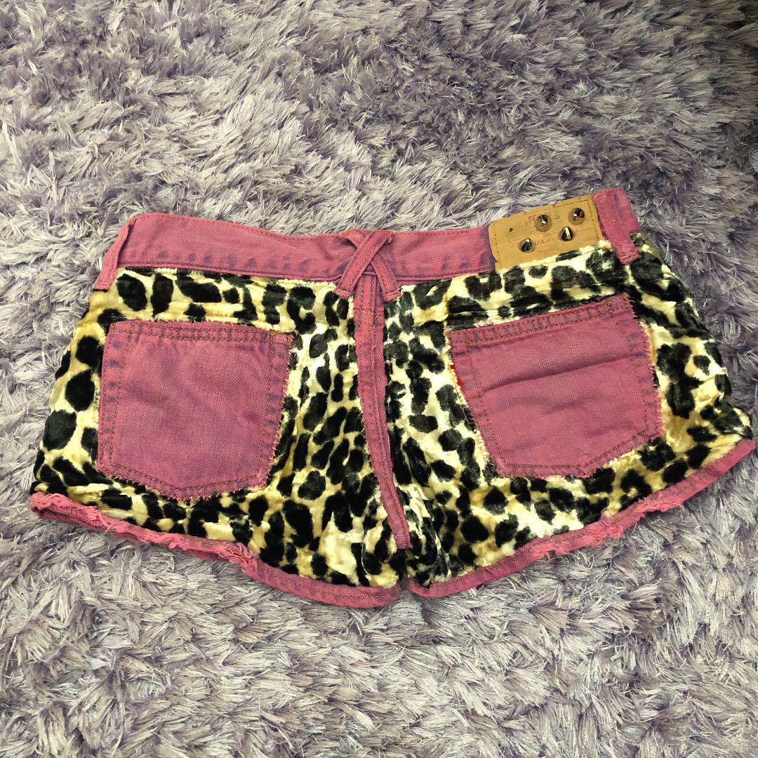 RNA ヒョウ柄ショートパンツ 値下げ | Shop at Mercari from Japan